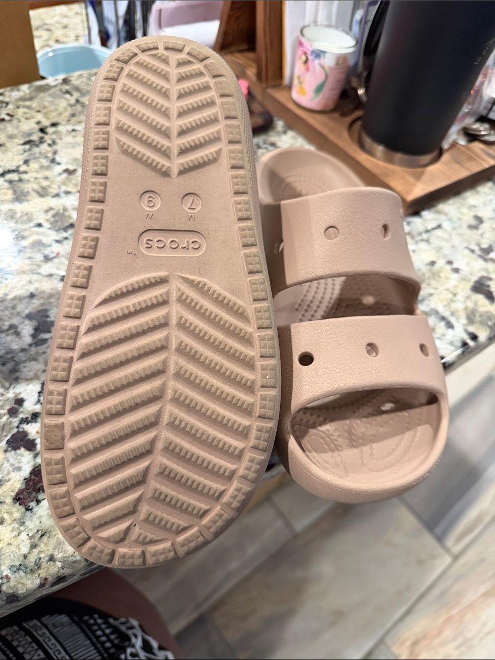 Listing for @hisprettypeach
CROCS Women Dual-Band Slide Sandals in Taupe - Picture 2 of 2